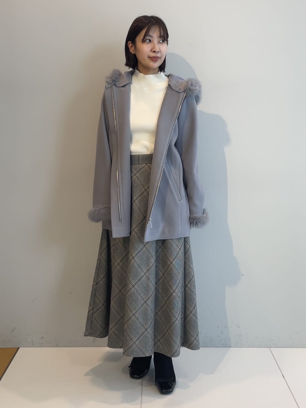 abeさんの「Couture brooch｜【通勤・大人可愛い】TRチェックスカート」を使ったコーディネート