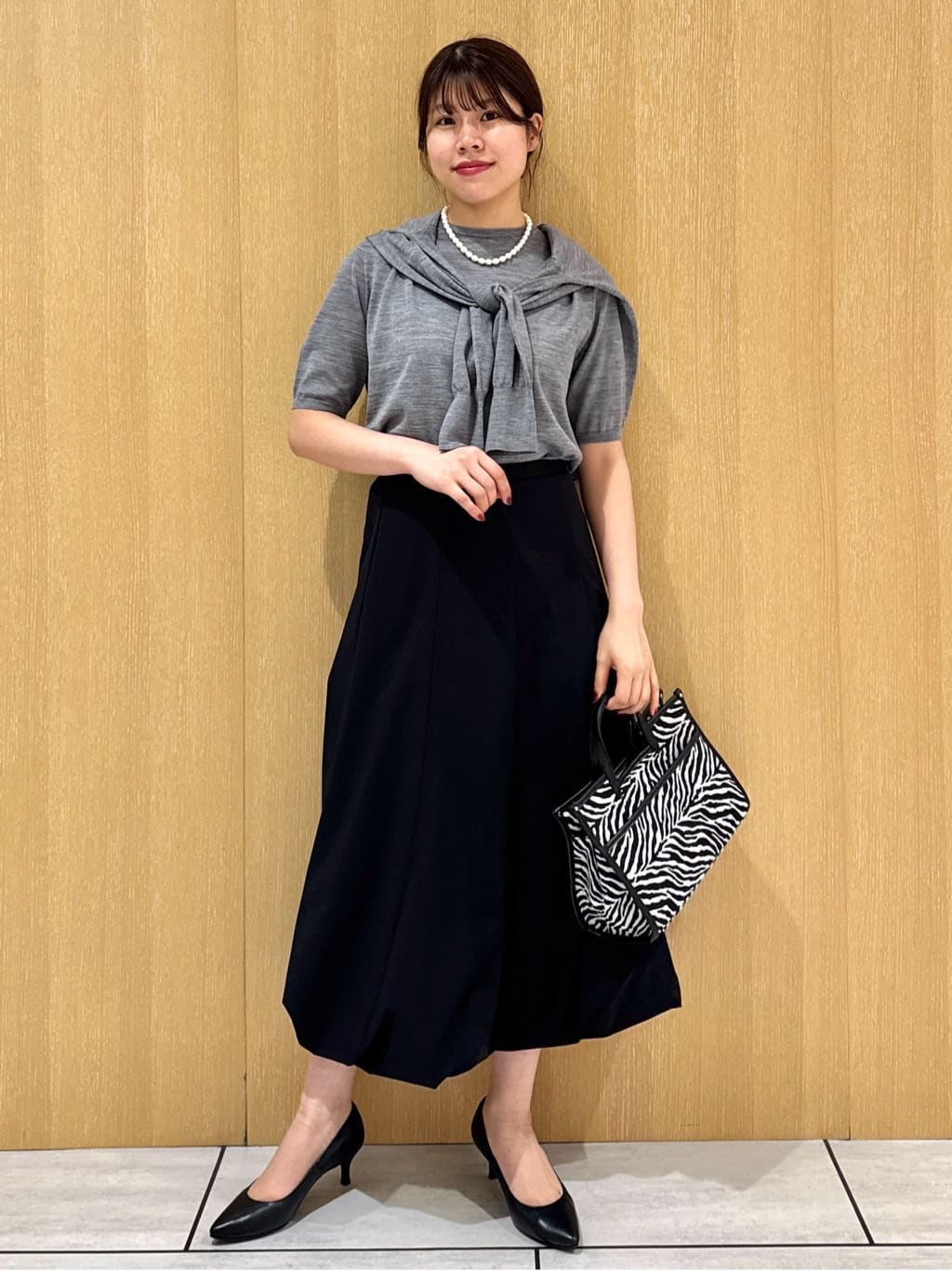 nanaさんの「UNTITLED｜【アンサンブル可/洗える/Vネック】ウールシルクカーディガン」を使ったコーディネート