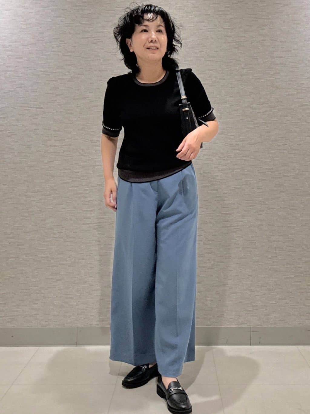 KOJIMAさんの「Reflect｜【透けない】フルレングスワイドストレートパンツ」を使ったコーディネート