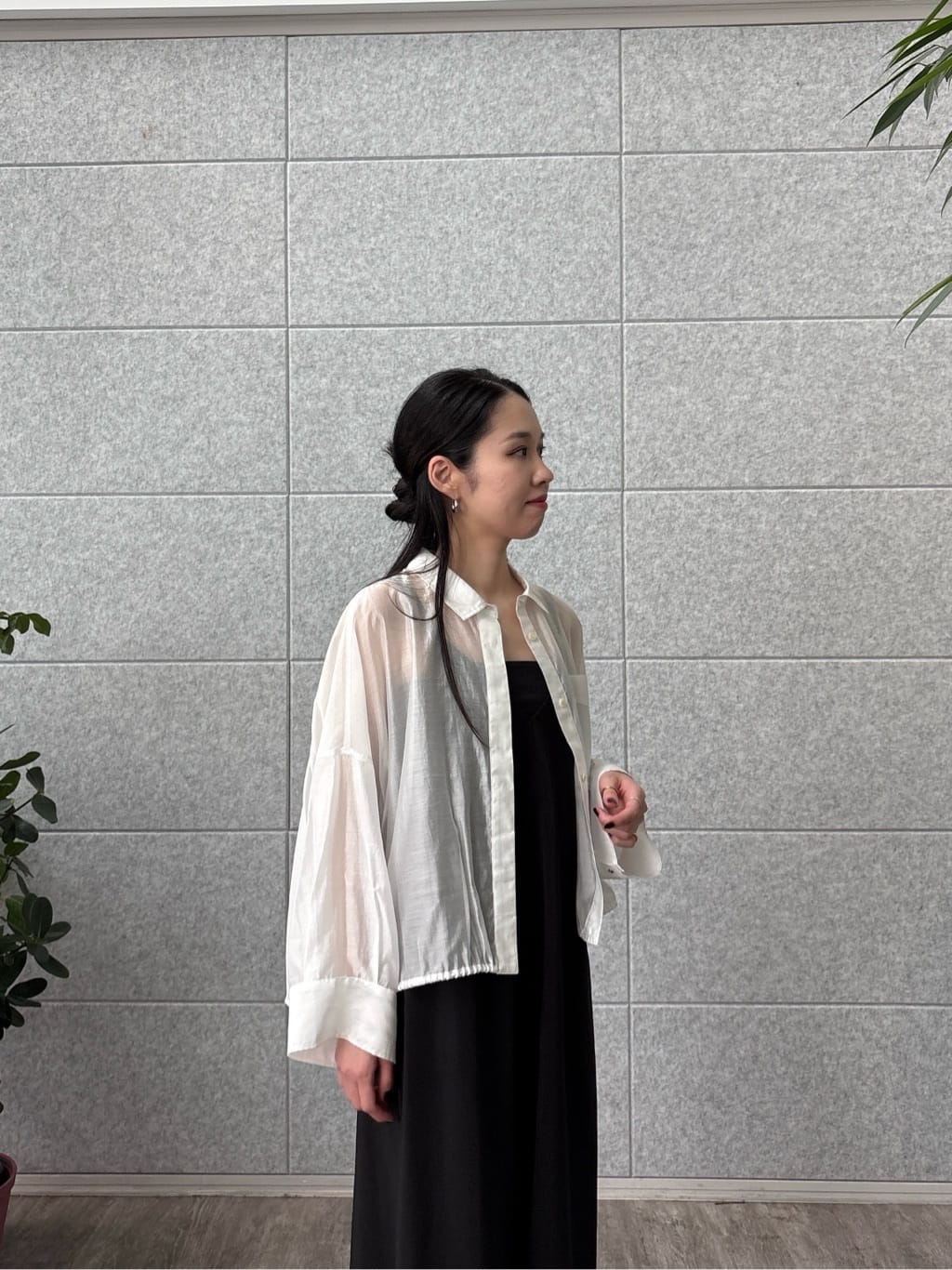 ひなさんの「INDIVI｜タイトフレアキャミドレス」を使ったコーディネート