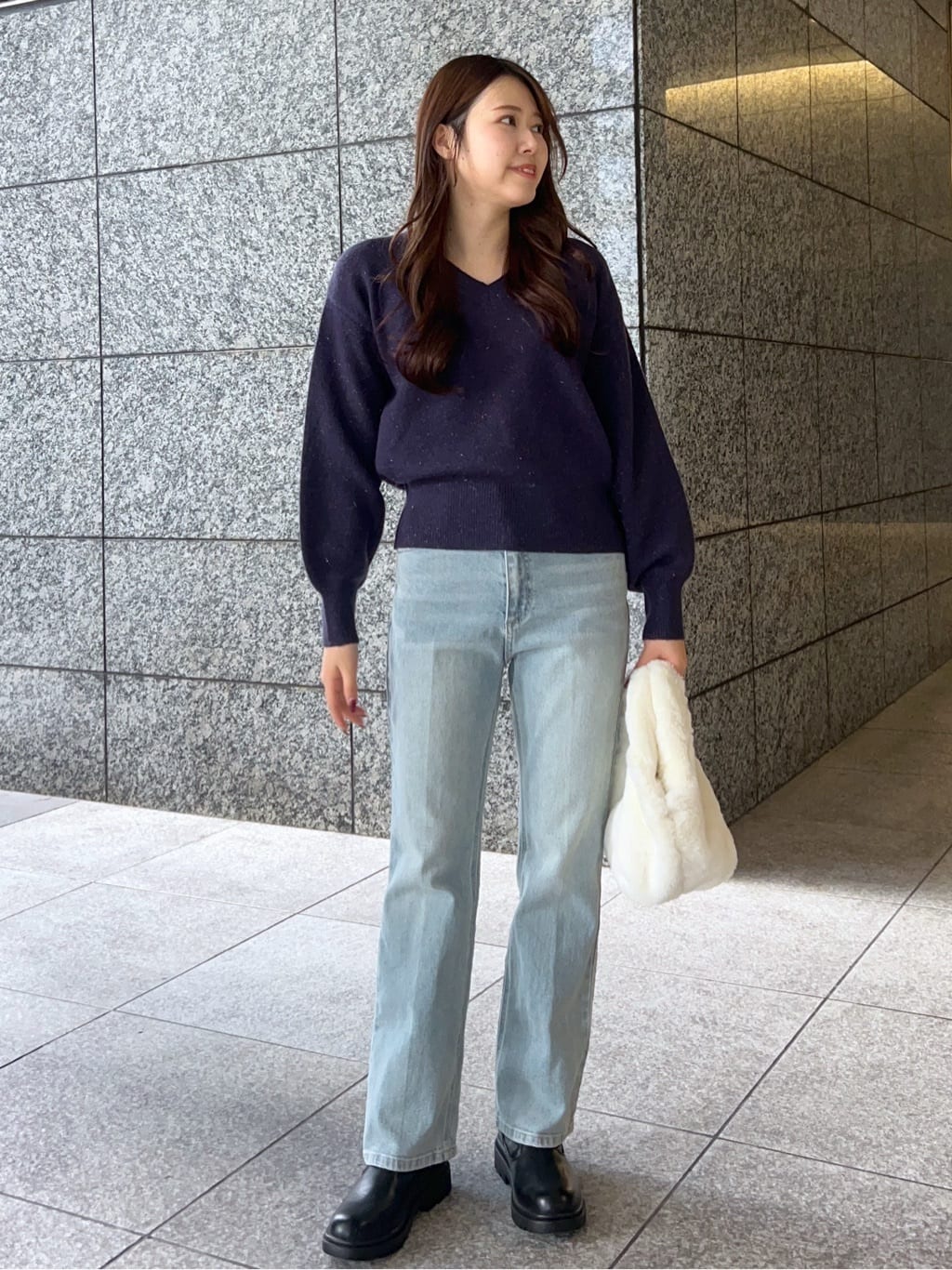 Risaさんの「OPAQUE.CLIP｜Vネックラメニット【洗濯機OK】」を使ったコーディネート