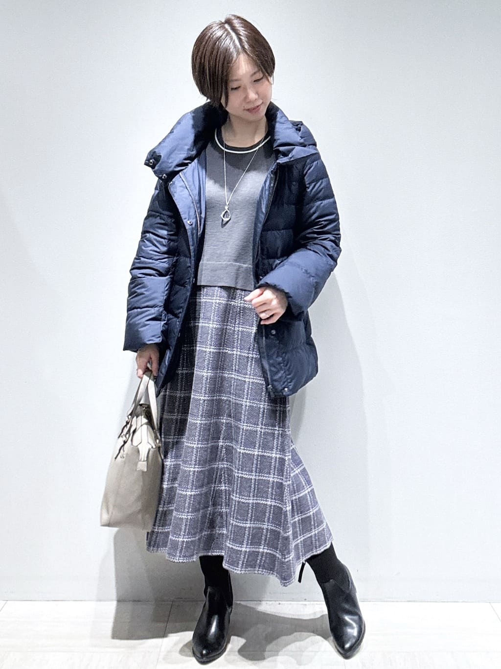 まちこさんの「Reflect｜【SS-4Lサイズ】フーデッドミドルダウンコート」を使ったコーディネート