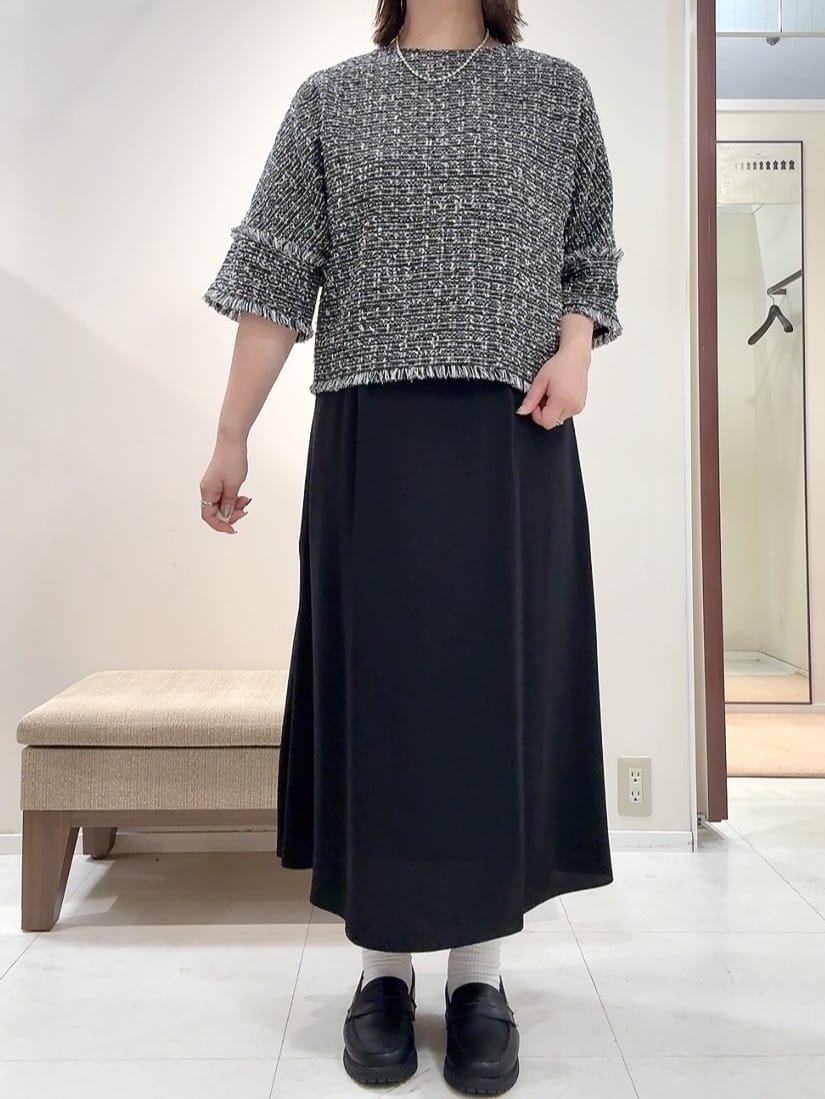 YUIさんの「UNTITLED｜【きれいめ／体型カバー】ツイードドルマントップス」を使ったコーディネート