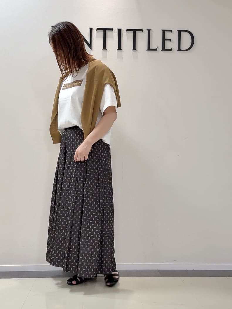 YUIさんの「UNTITLED｜【前後2WAY/アンサンブル可/ゆったり】シアーカーディガン」を使ったコーディネート