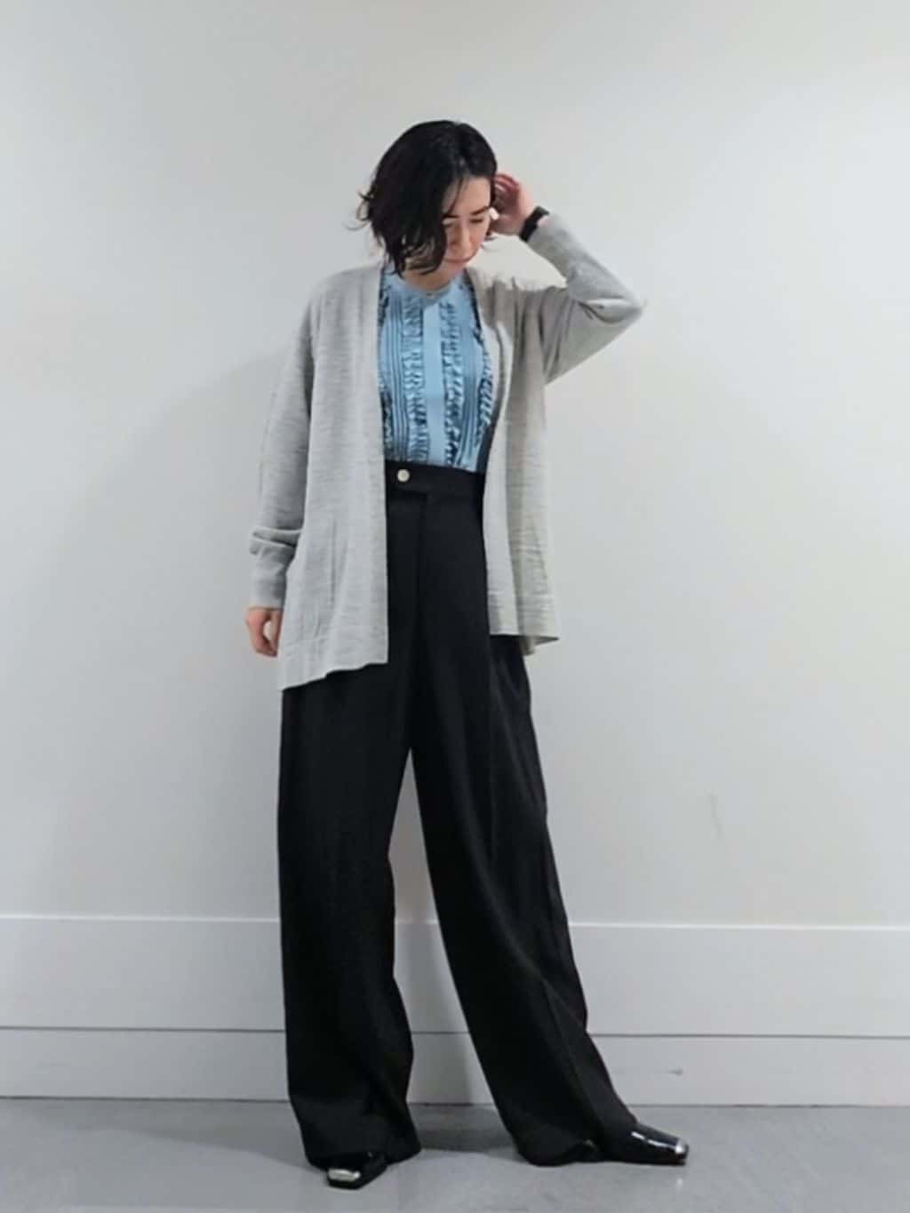 ミズタさんの「UNTITLED｜【アンサンブル可/洗える/ボタンなし】シルクウールカシミヤ 着流しカーディガン」を使ったコーディネート