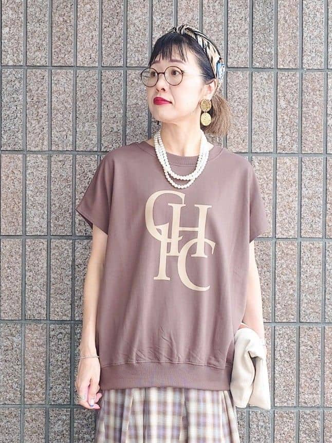 MUTSUKOさんの「UNTITLED｜【CHIGNON】別注 ミニ裏毛フレンチスリーブプルオーバー」を使ったコーディネート