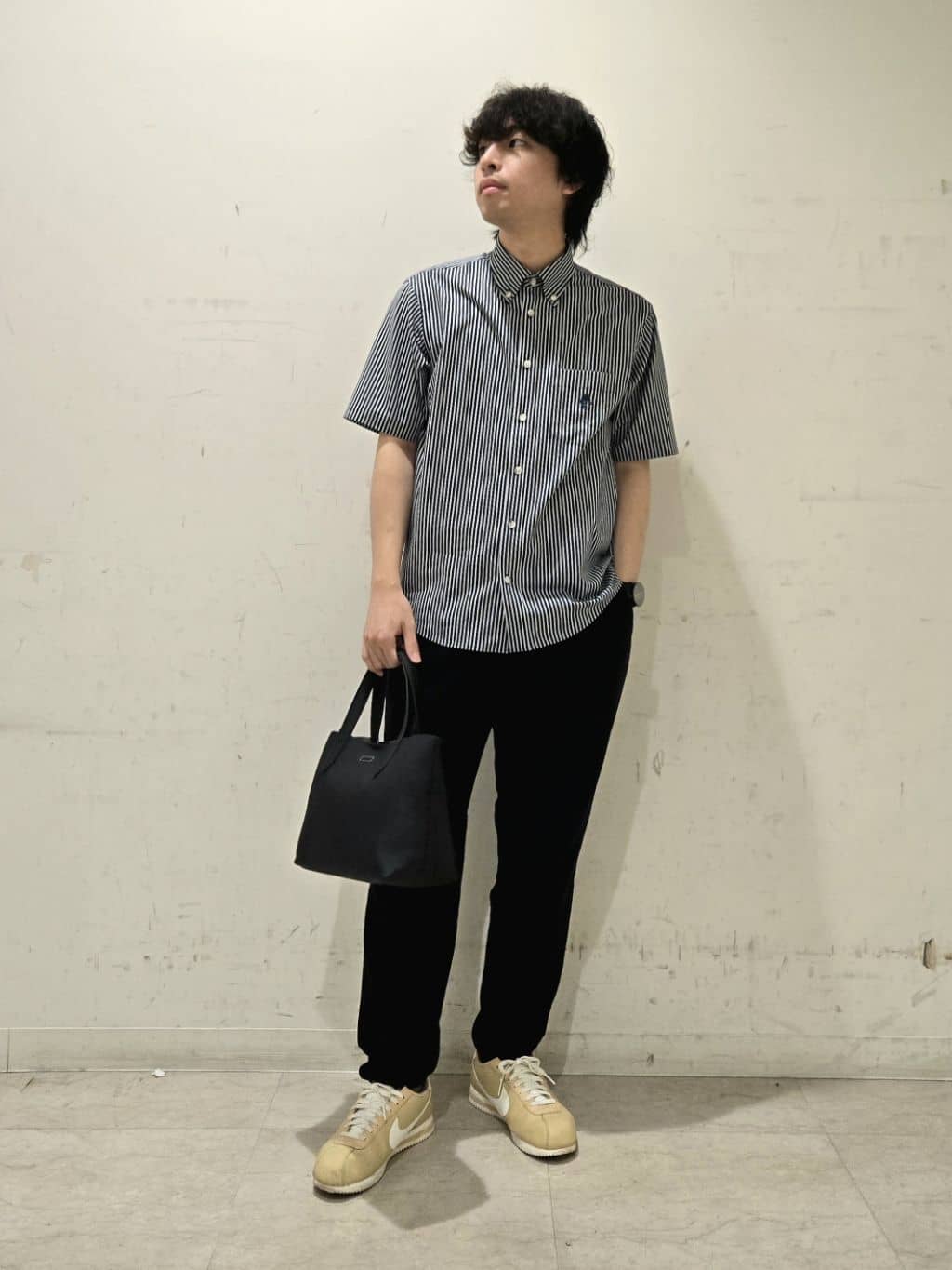 白木駆さんの「TAKEO KIKUCHI｜【COOL CITY WEAR】ストライプジャージ ボタンダウンシャツ /接触冷感」を使ったコーディネート