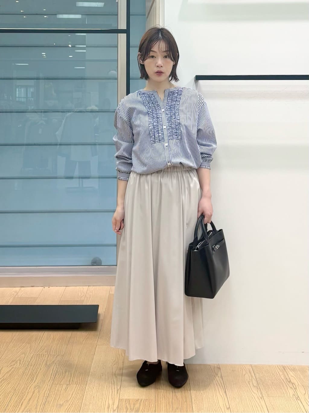 asamiさんの「INDIVI｜【洗える】胸元タックフリル長袖ブラウス」を使ったコーディネート