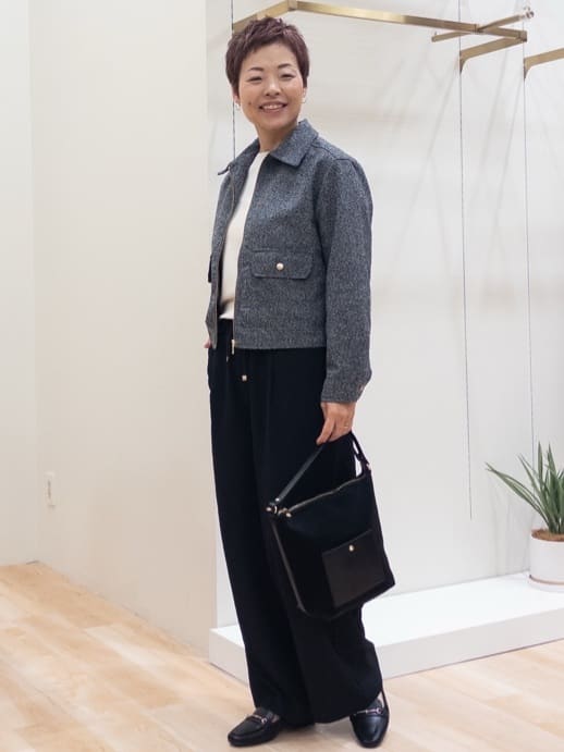 シュウコさんの「grove｜カジュアルに羽織れる、大人のツイードトラックジャケット」を使ったコーディネート