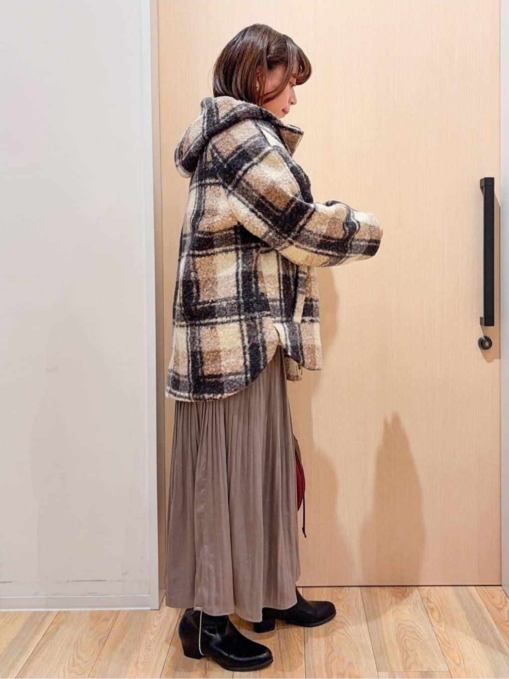 yocchiさんの「SHOO･LA･RUE｜【洗濯機可/S-LL】上品にキラリと華やぐ スパンコールニット」を使ったコーディネート