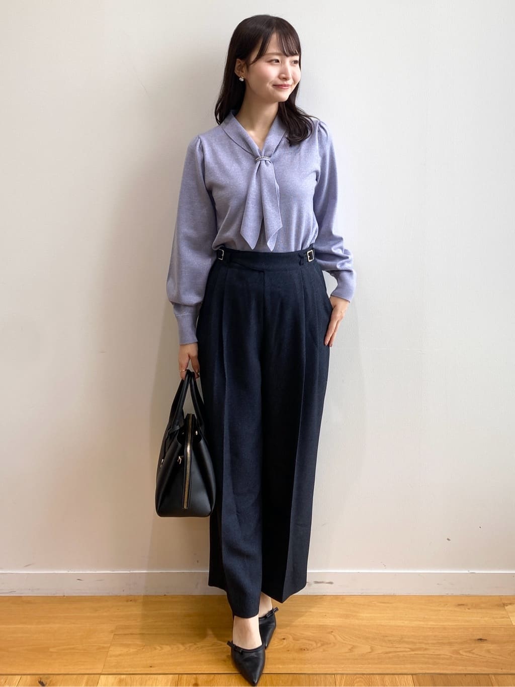 みさかさんの「index｜ゴールドパーツ付きボウタイニット【洗濯機OK】《10col／XS～LL》」を使ったコーディネート