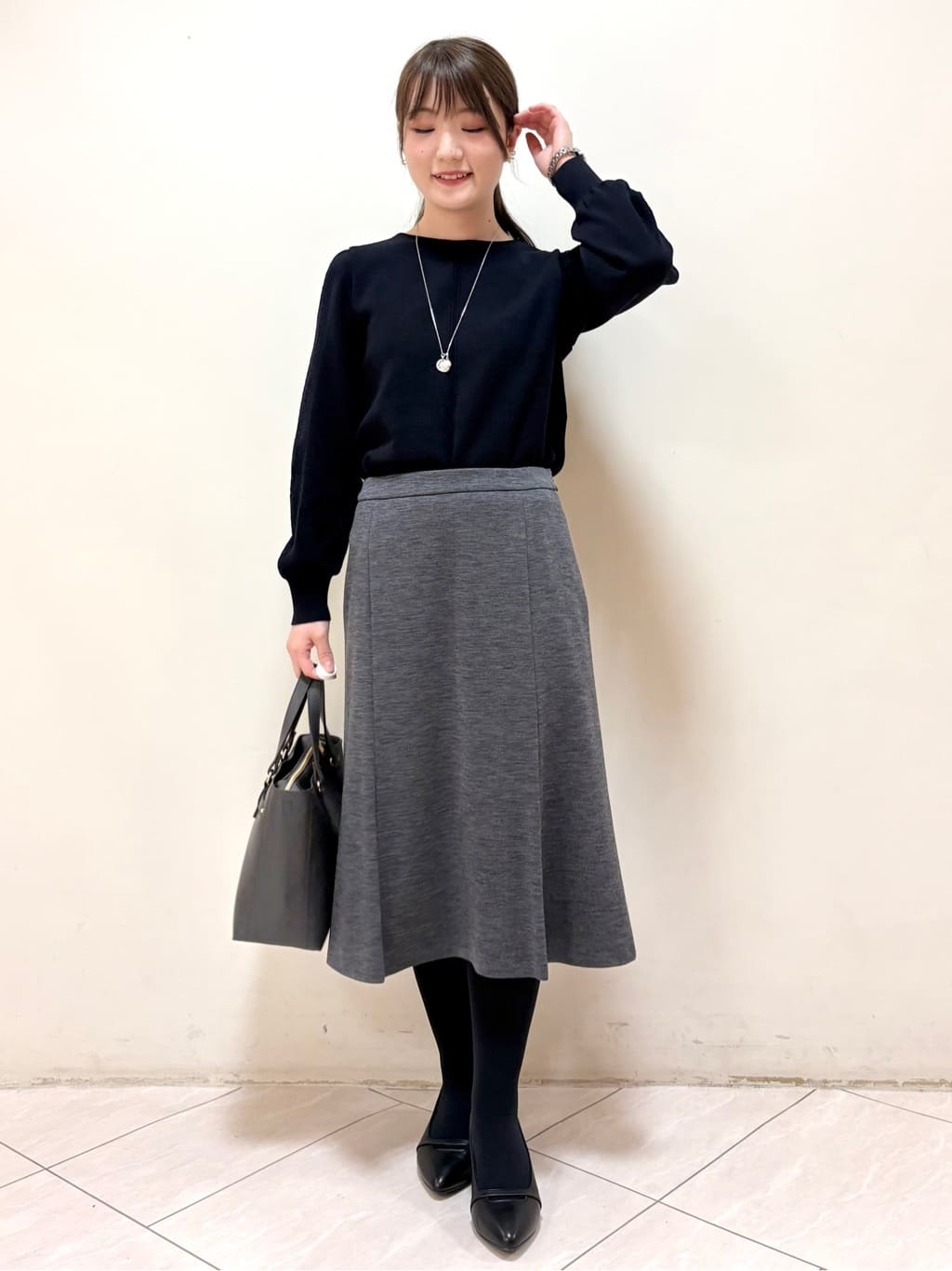 mikiさんの「Reflect｜【選べる8色／スカートにもパンツにも◎】ウール混ボートネックニット」を使ったコーディネート