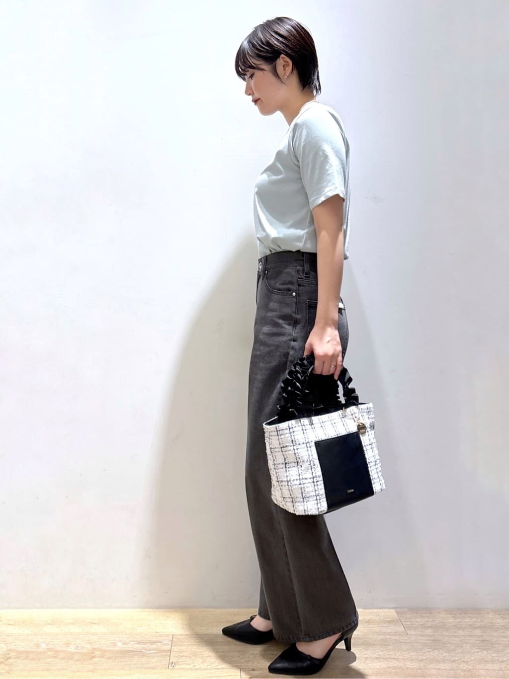 mizukiさんの「index｜《丈が選べる》ストレートデニムパンツ【洗濯機洗い可】」を使ったコーディネート