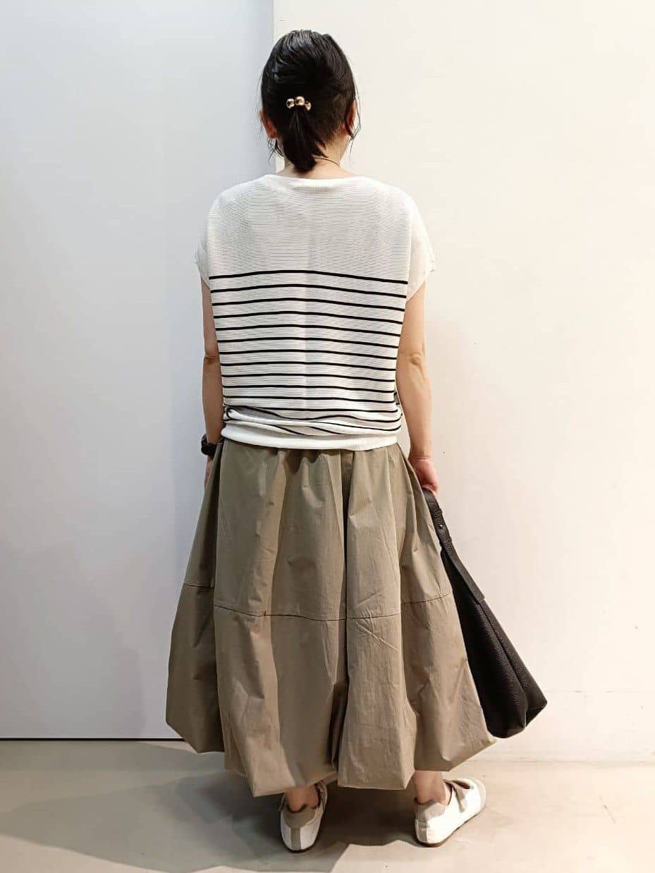 あんさんの「THE SHOP TK｜【6色展開】さらさらフレンチニット【毛玉になりにくい/洗濯機OK】」を使ったコーディネート