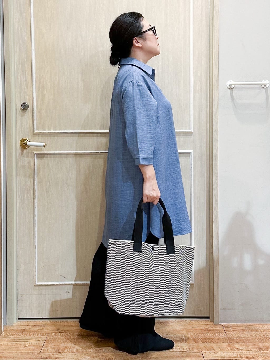umeさんの「SHOO･LA･RUE｜【S-LL/体型カバー】さらっとしたタッチが魅力 デニムライクチュニック」を使ったコーディネート