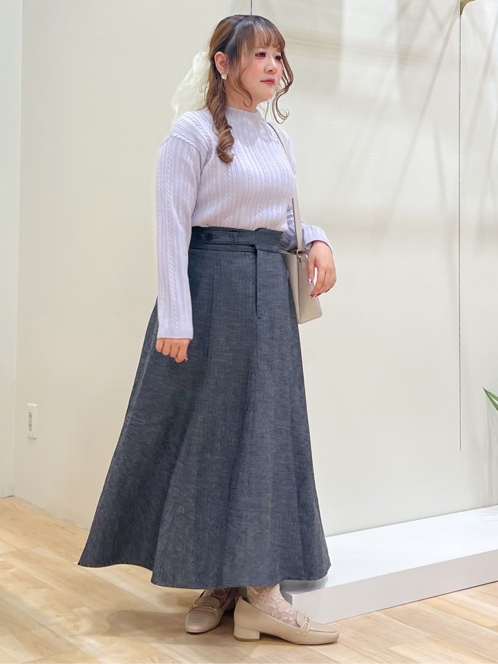 みことさんの「grove｜【毛玉軽減／洗える】クロップドミニケーブルニット」を使ったコーディネート