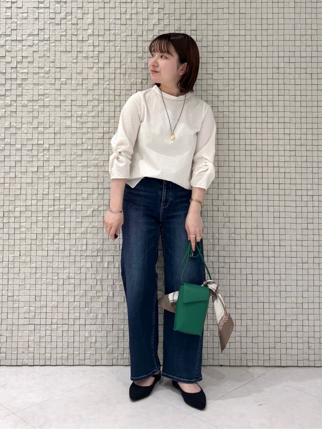 sakuさんの「INDIVI｜【UVケア／吸汗速乾】スリーブデザインブラウス」を使ったコーディネート