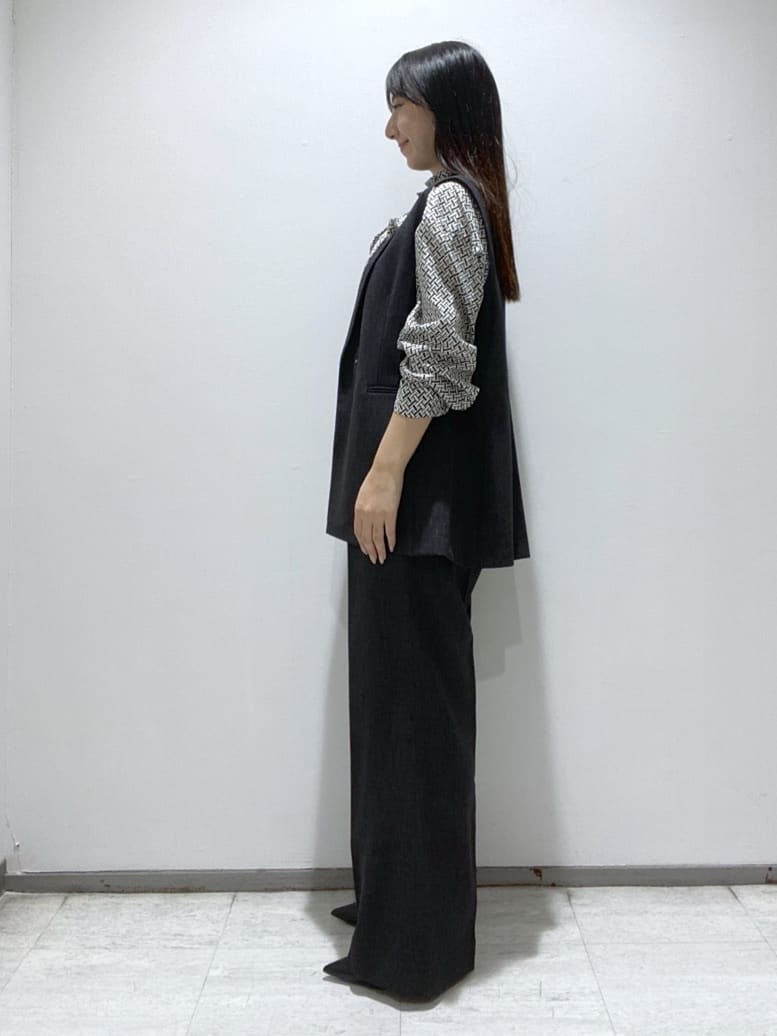 meiさんの「INDIVI｜ジオメプリントボウタイブラウス」を使ったコーディネート