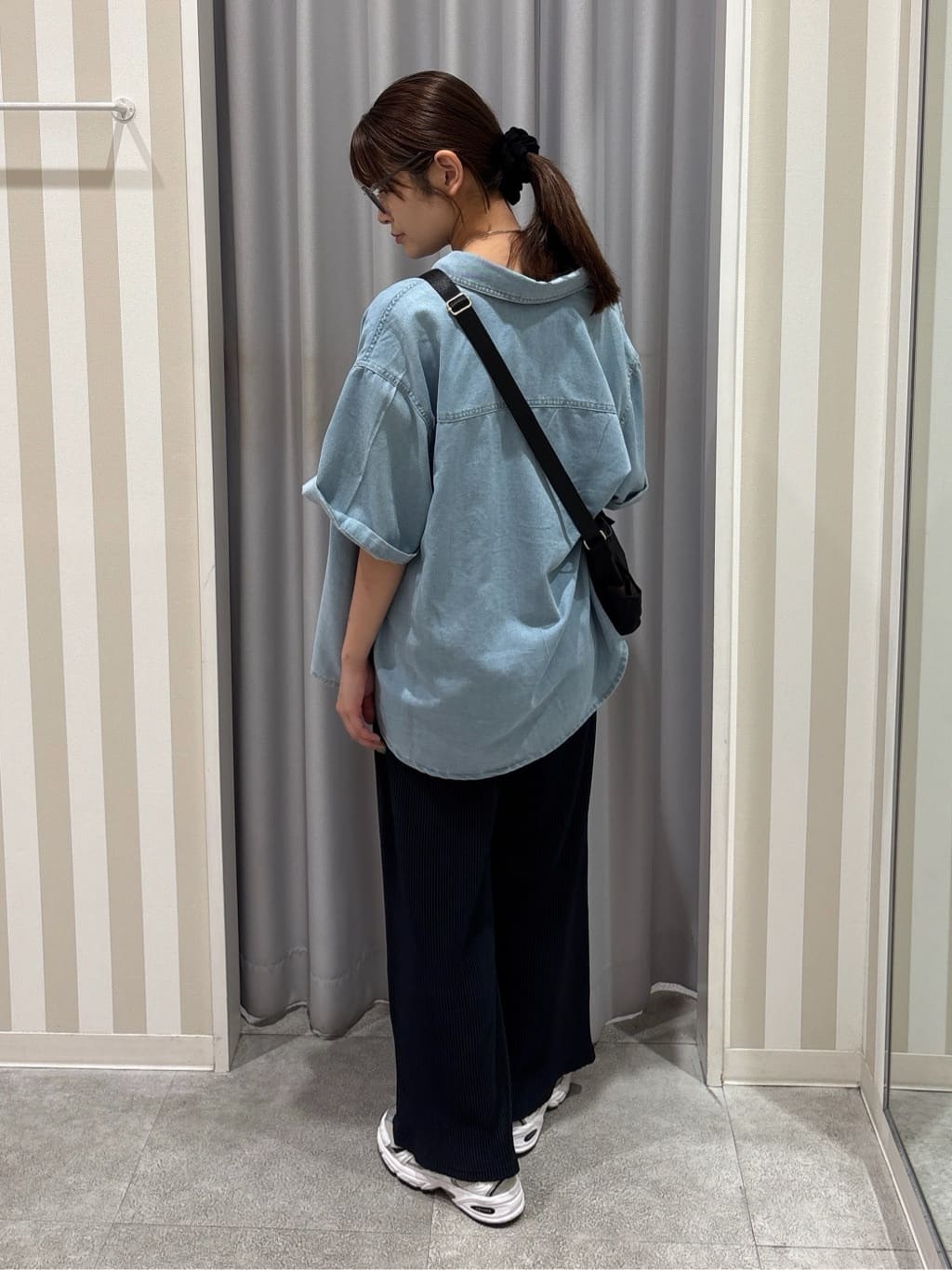Rikaさんの「SHOO･LA･RUE｜【洗濯機可/柄が選べる】さらさら楽ちん プリーツ ワイドパンツ」を使ったコーディネート