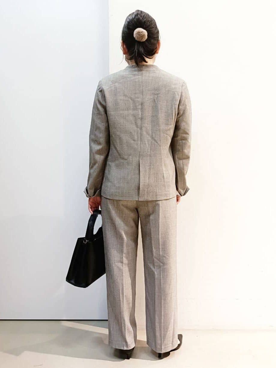 あんさんの「THE SHOP TK｜ビジネスノーカラージャケット【セットアップ可/洗える】/CAVIANシリーズ」を使ったコーディネート
