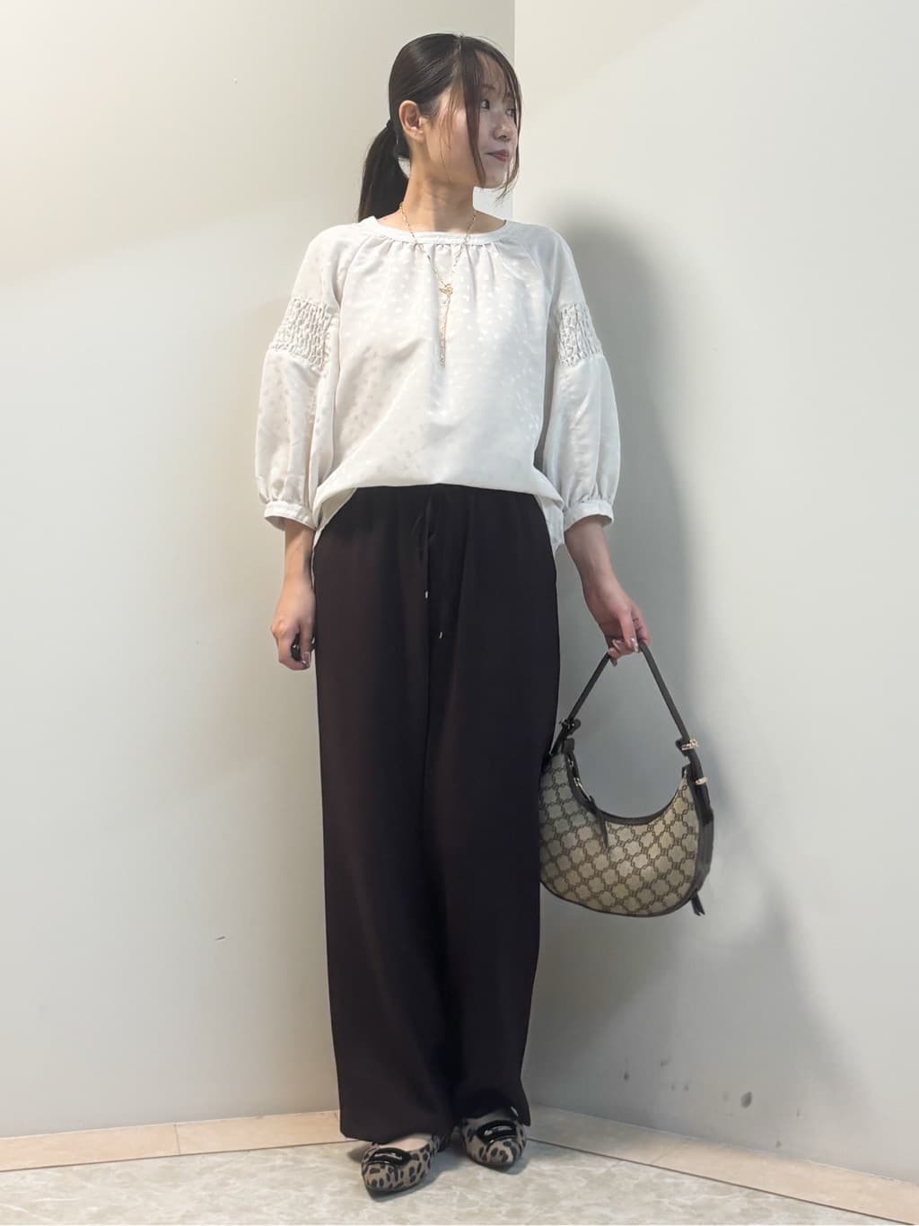 Sawaさんの「Reflect｜【パンツにもスカートにも合わせやすい◎】ライティブルゾン」を使ったコーディネート