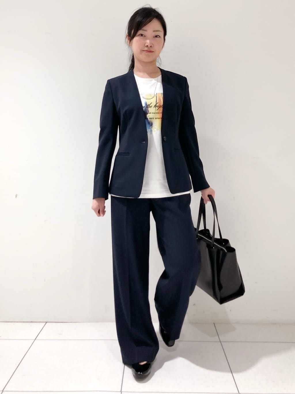 momokoさんの「INDIVI｜【定番スーツ／UVケア／洗える】ウール調ノーカラージャケット」を使ったコーディネート