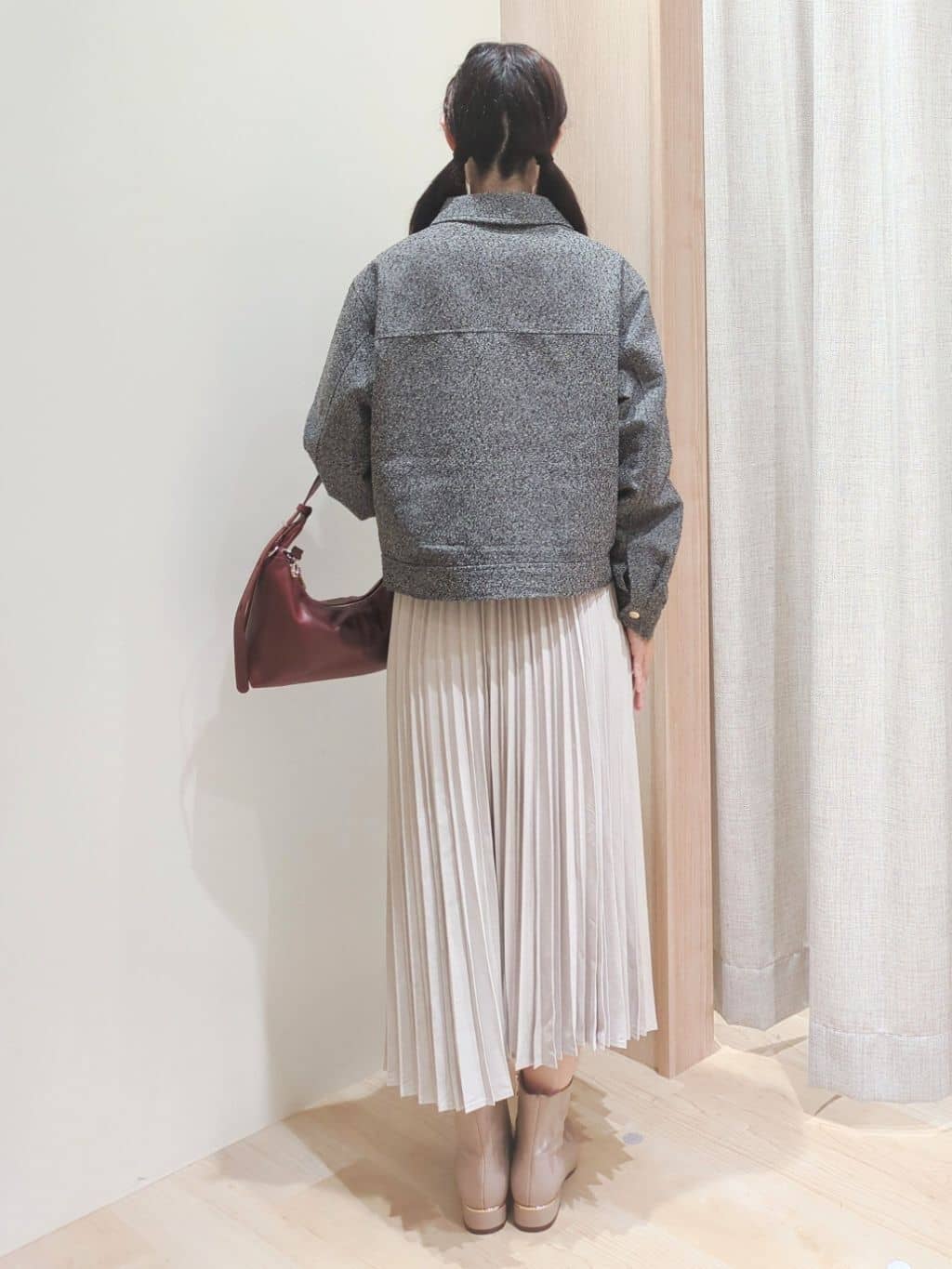 Yuiさんの「grove｜カジュアルに羽織れる、大人のツイードトラックジャケット」を使ったコーディネート