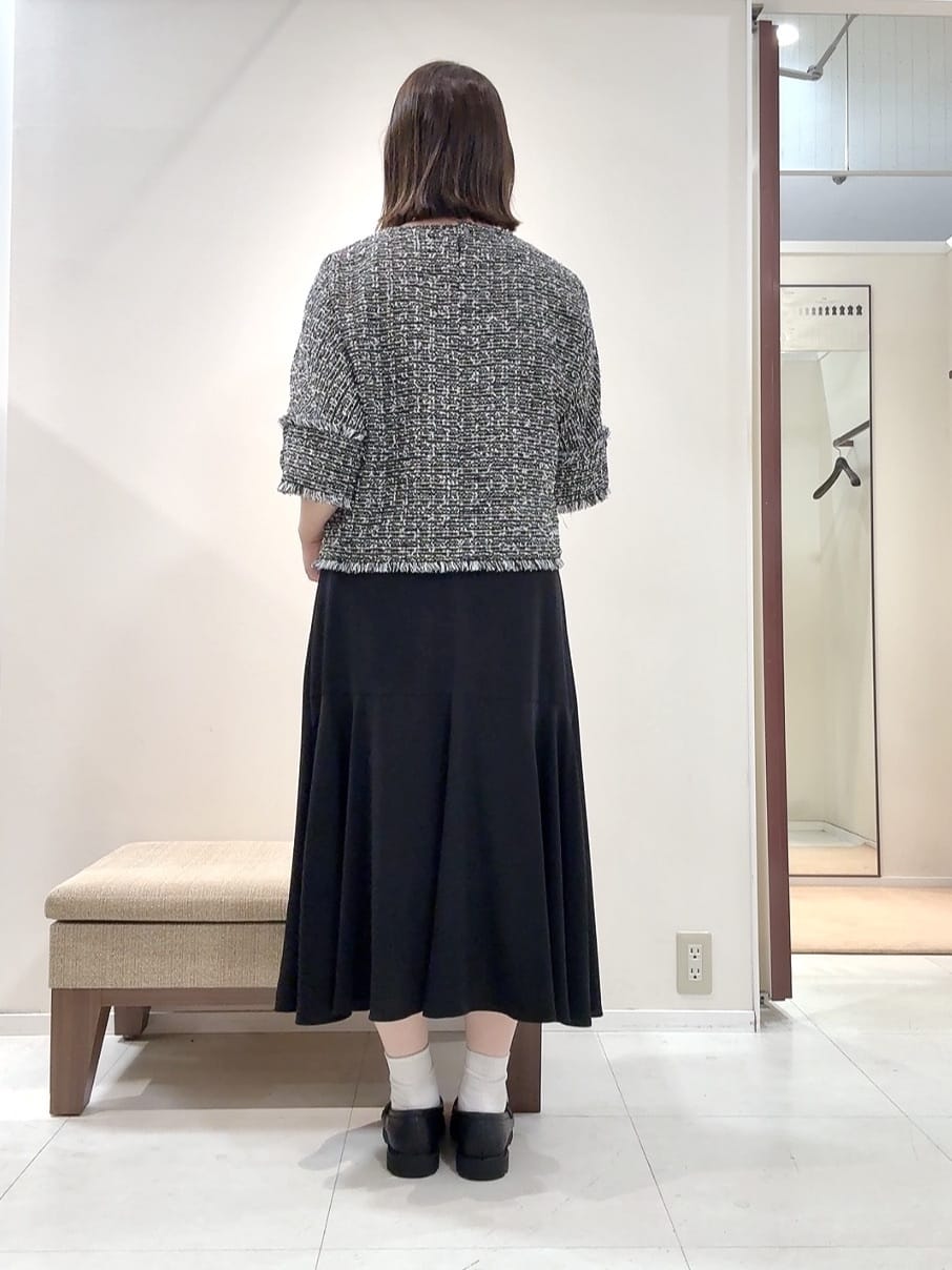 YUIさんの「UNTITLED｜【きれいめ／体型カバー】ツイードドルマントップス」を使ったコーディネート