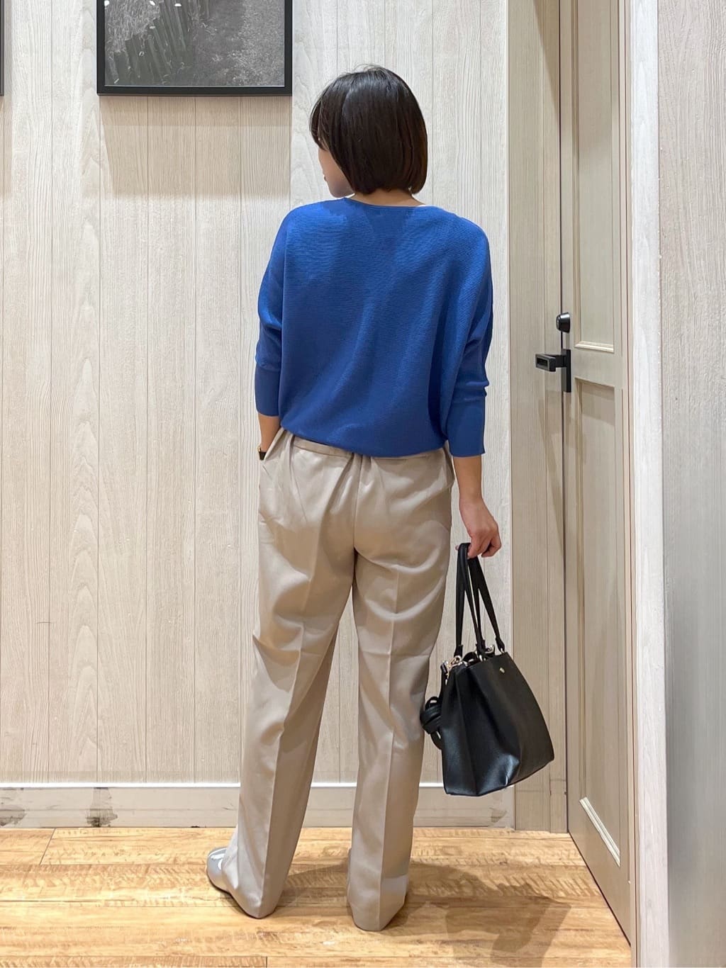shirayuuuさんの「SHOO･LA･RUE｜【S-LL】ウエストリボンがアクセント ゆったりテーパードパンツ」を使ったコーディネート