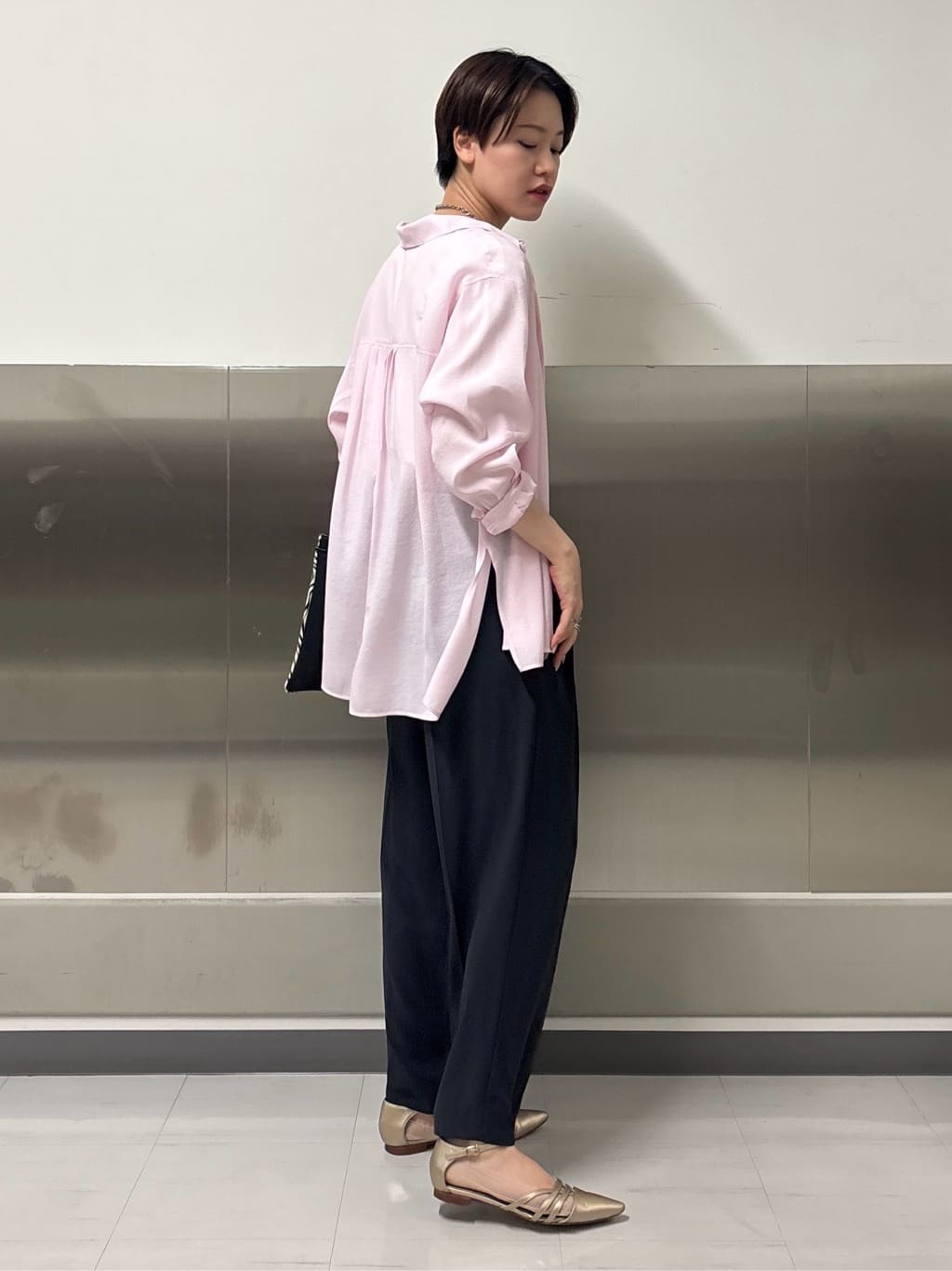 kanaeさんの「INDIVI｜【体型カバー／清涼感】シアーオーバーシャツ」を使ったコーディネート