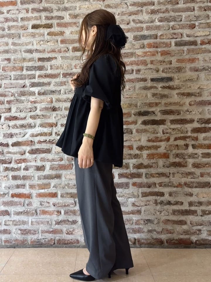 tokiさんの「THE SHOP TK｜バルーンスリーブペプラムチュニック【洗える】」を使ったコーディネート