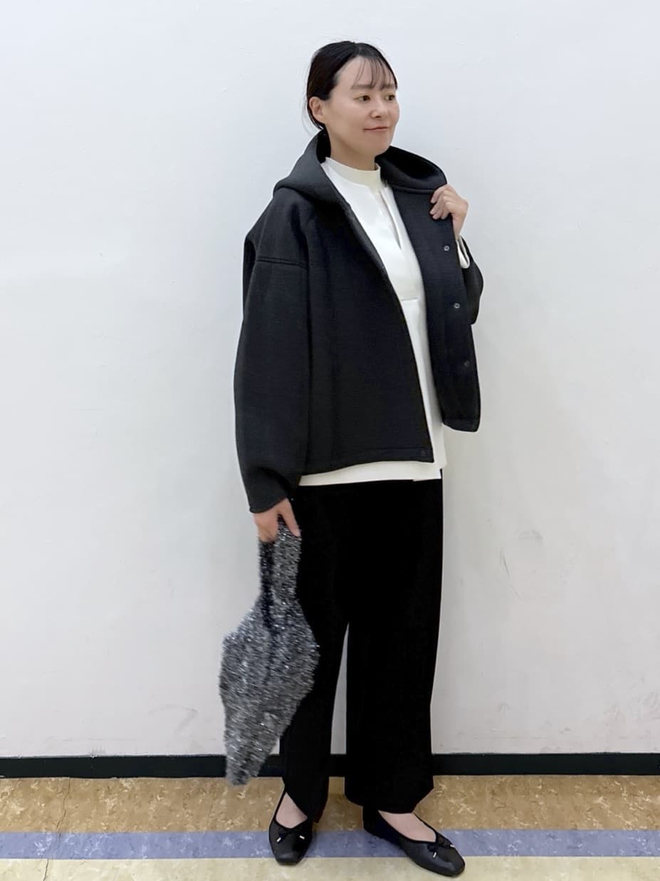 akariさんの「OPAQUE.CLIP｜メタルチャーム付きラメニットバッグ」を使ったコーディネート
