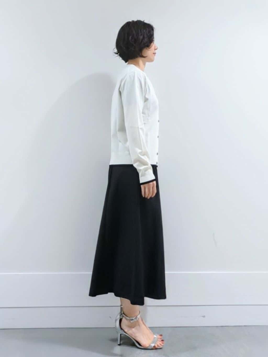 ミズタさんの「UNTITLED｜【アンサンブル可/薄手】ベーシッククルーネックカーディガン」を使ったコーディネート