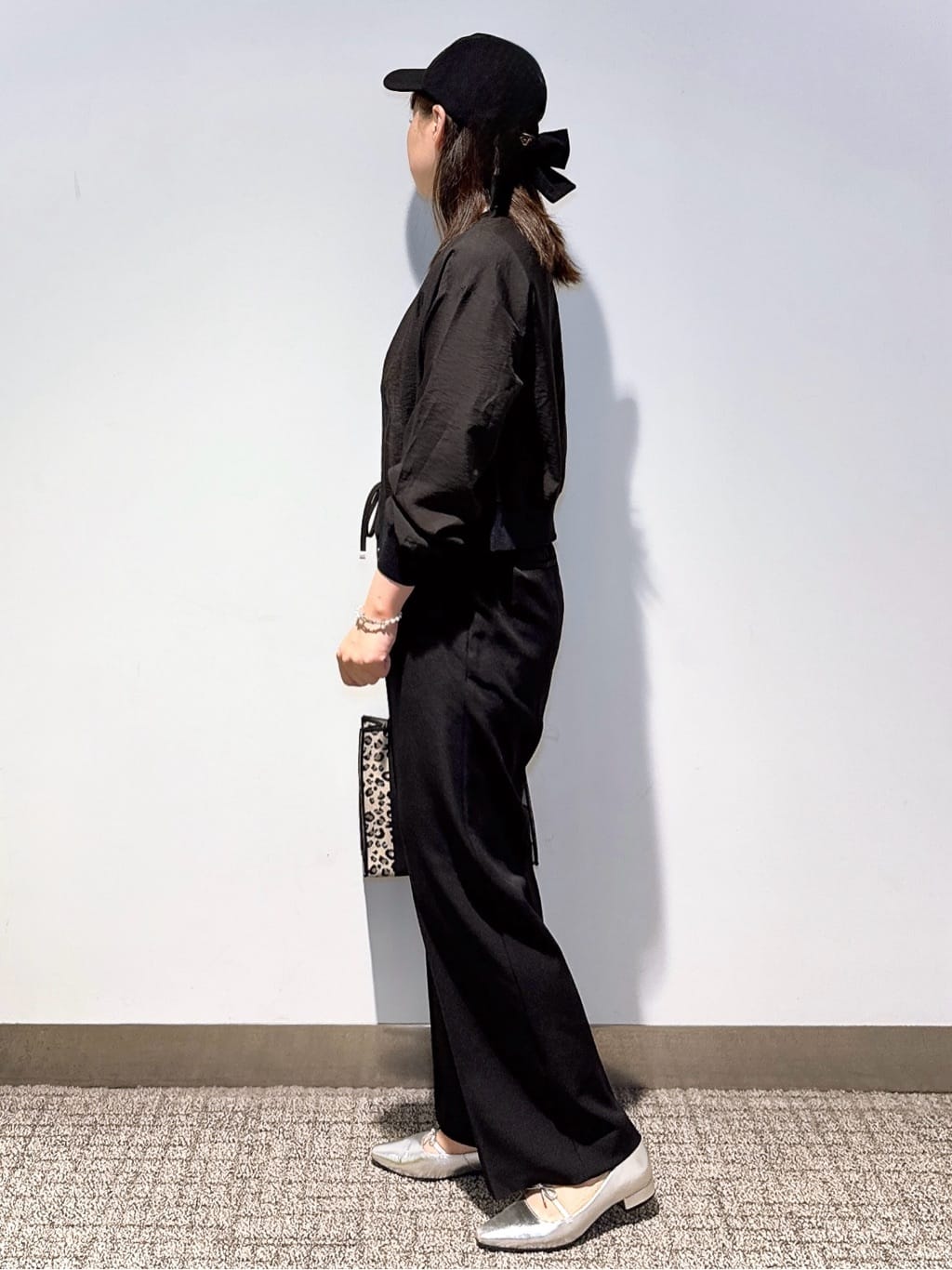 みーさんの「grove｜すっきりもリラックスも叶える　ウエストイージー美脚フレアパンツ」を使ったコーディネート