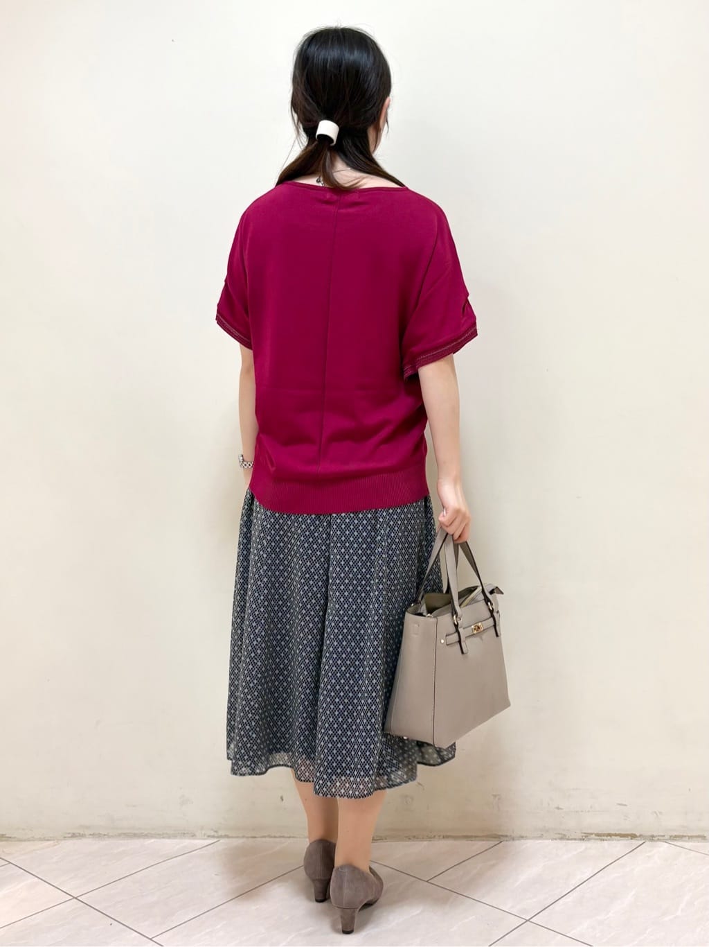 mikiさんの「Reflect｜【選べる7色◎／手洗い可／二の腕カバー】半袖ニット」を使ったコーディネート