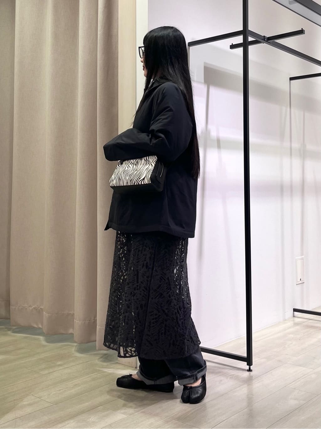 hasuさんの「INDIVI｜【超軽量／蓄熱】ライトパフステンカラーコート」を使ったコーディネート