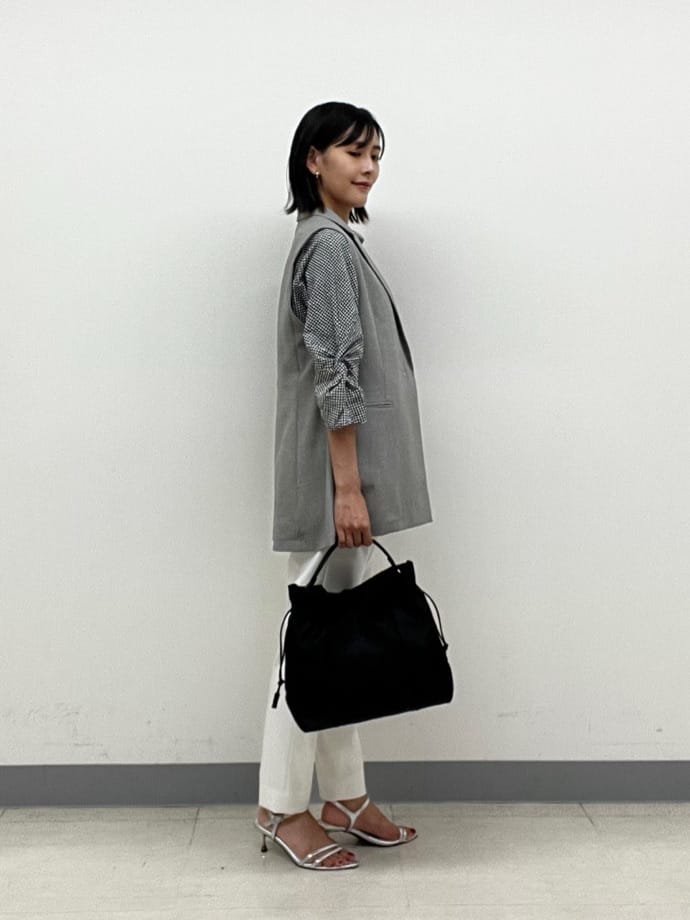 hinanoさんの「INDIVI｜【セットアップ可能】凹凸ストレッチ素材テーラードカラージレジャケット」を使ったコーディネート