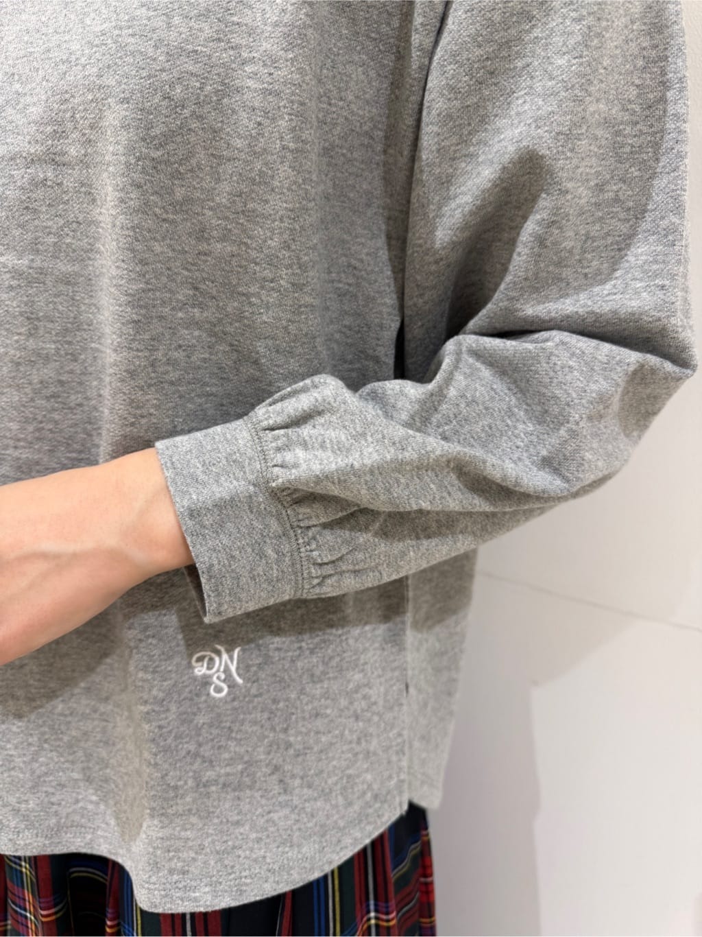 haruさんの「Dessin｜【360度可愛い・洗える】バックヘンリーカットソー」を使ったコーディネート