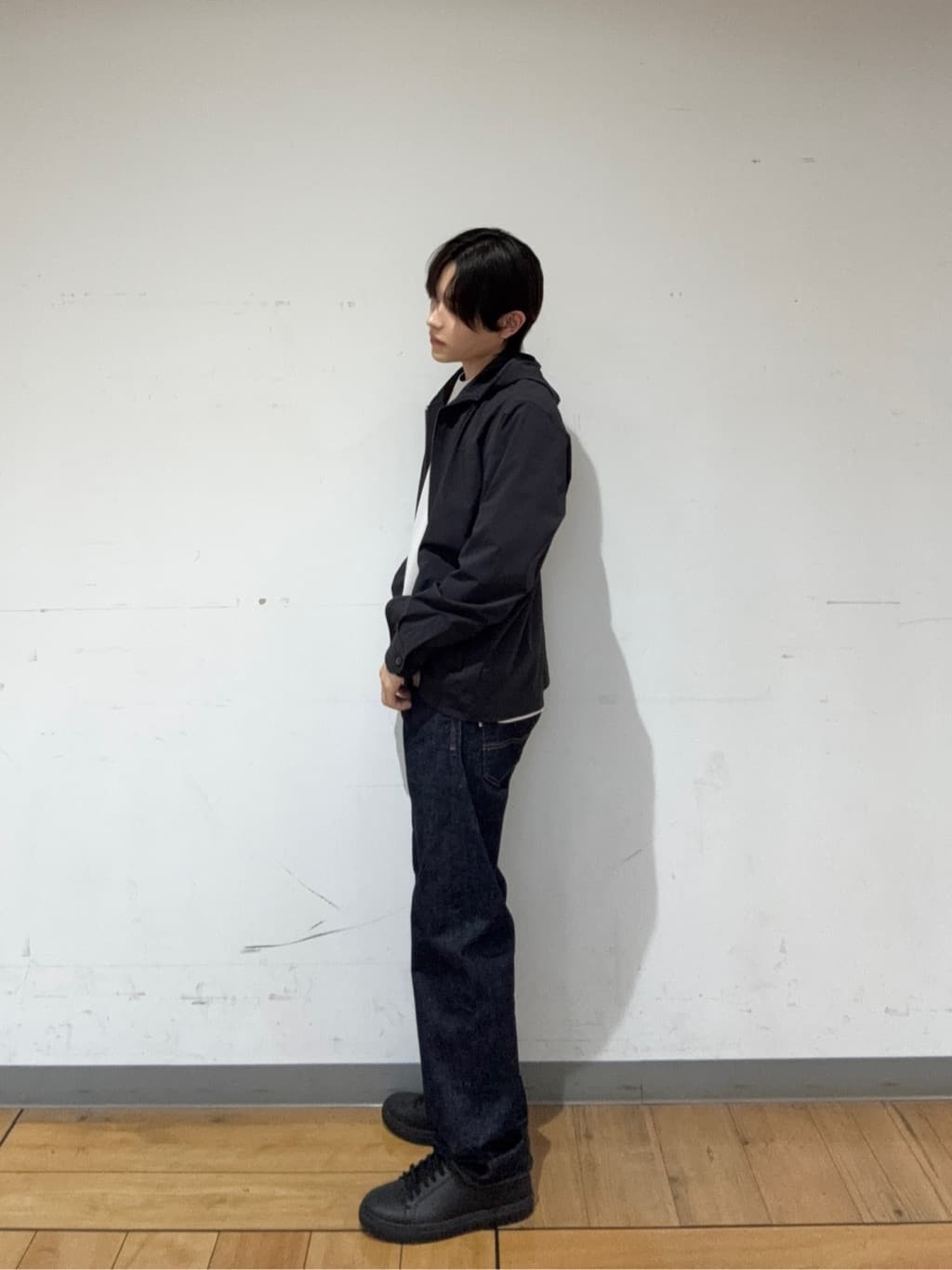 hiroさんの「TAKEO KIKUCHI｜【3D ナイロン ストレッチ】ジップアップ フードブルゾン」を使ったコーディネート