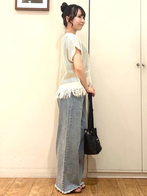 AIRIさんの「SHOO･LA･RUE｜【S-LL】裾フリンジマクラメVネックニット」を使ったコーディネート