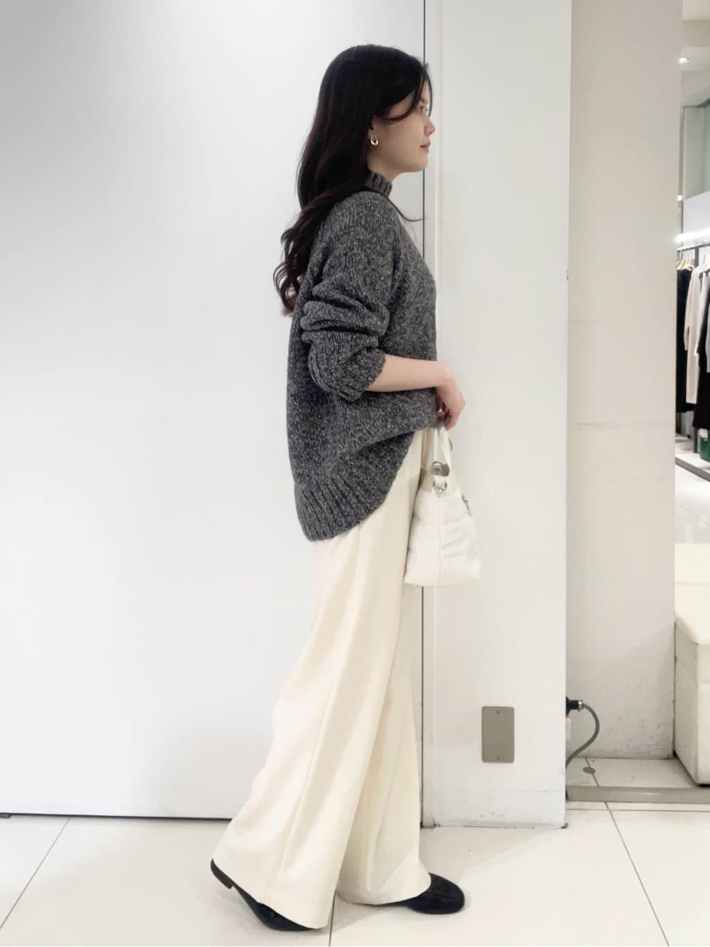 moeさんの「UNTITLED｜【洗える/ワイド/ウエストゴム】ストレッチドロストパンツ」を使ったコーディネート