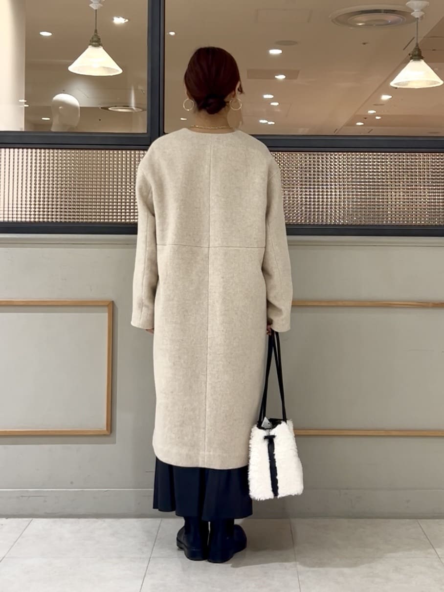 𝑹𝑶𝑴𝑰さんの「INDIVI｜【軽量／ウール混】ライトフォルム ロングコート」を使ったコーディネート