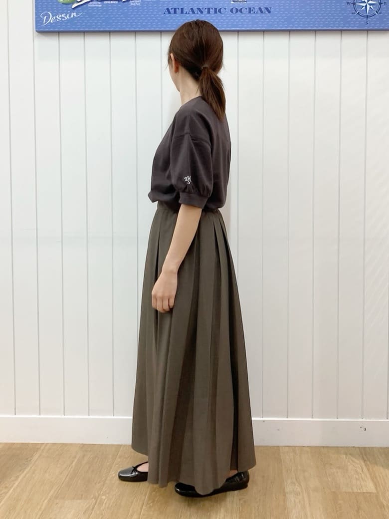 yoshiさんの「Dessin｜【360度可愛い/前後2WAY/洗える】ライトコットンヘンリーカットソー」を使ったコーディネート