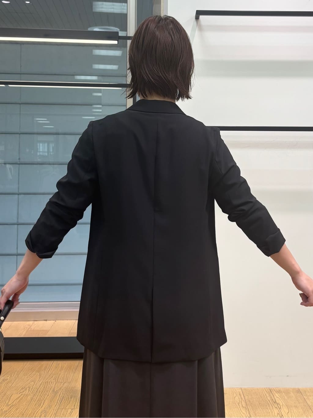 asamiさんの「INDIVI｜【セットアップ可能】スエード調サテンブラウス」を使ったコーディネート