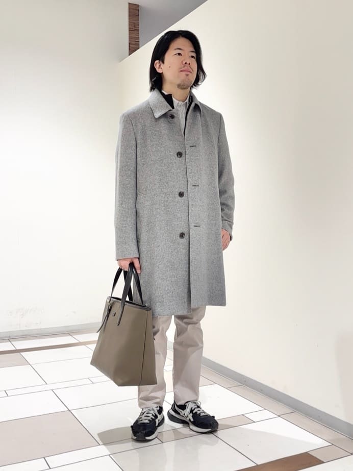 及川さんの「TAKEO KIKUCHI｜カシミヤブレンド ビーバー調ステンカラーコート」を使ったコーディネート