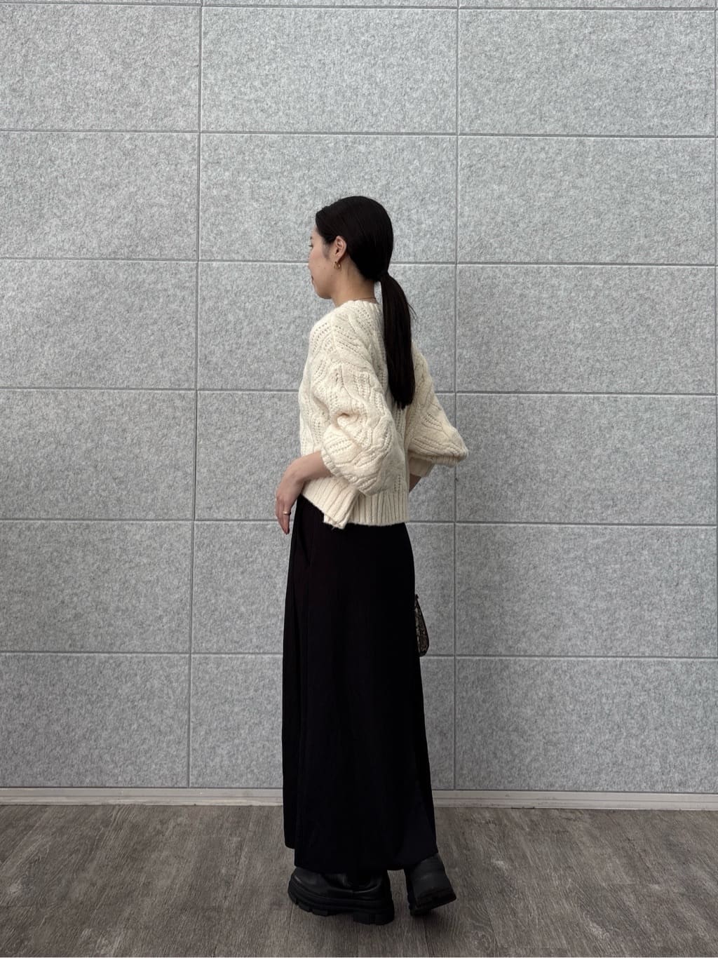 ひなさんの「INDIVI｜シャインツイルラップスカート」を使ったコーディネート