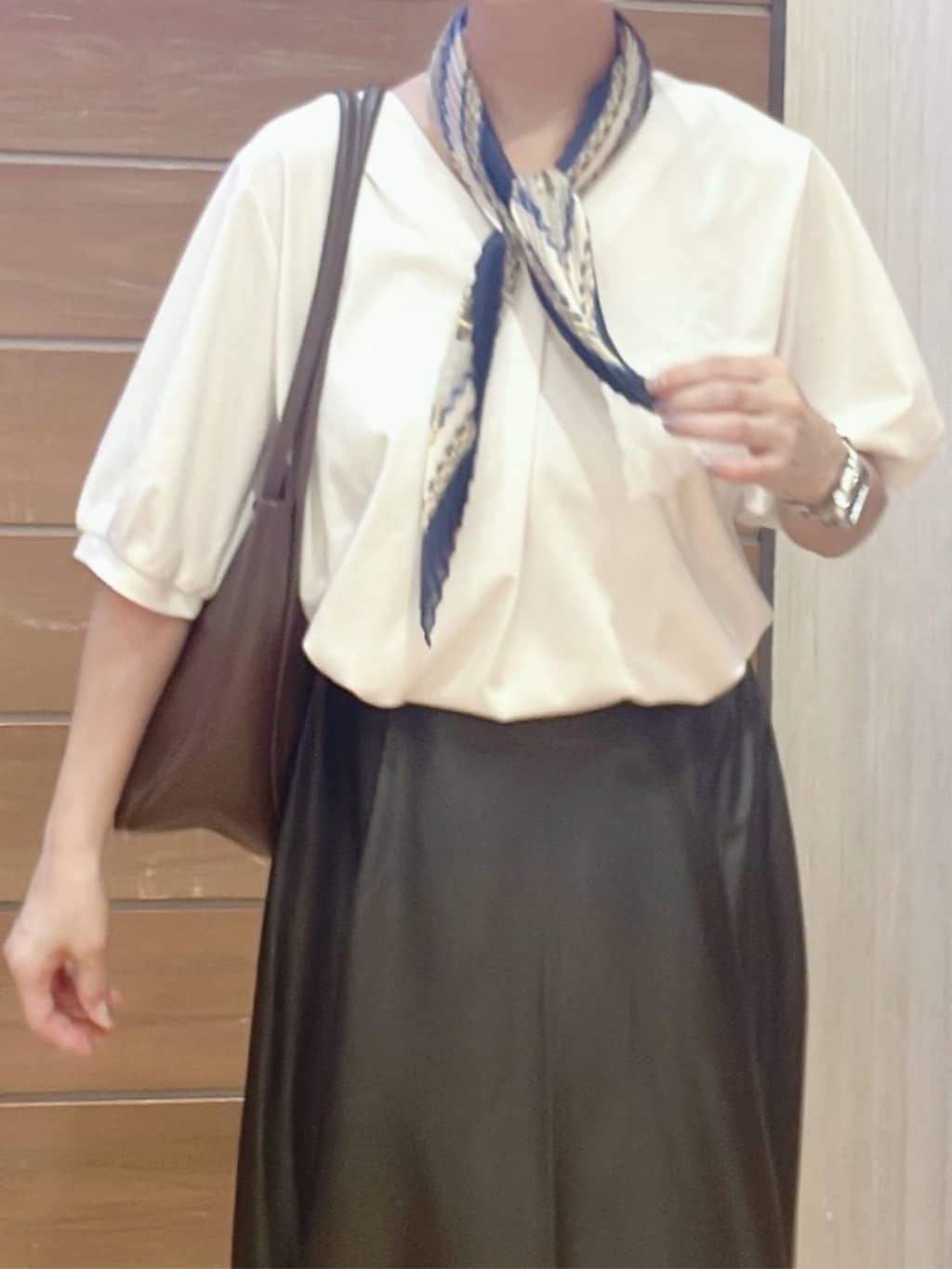 aaamiさんの「SHOO･LA･RUE｜【S-LL/ひんやり/UV】スキッパーネックで女性らしい きれい見えトップス」を使ったコーディネート