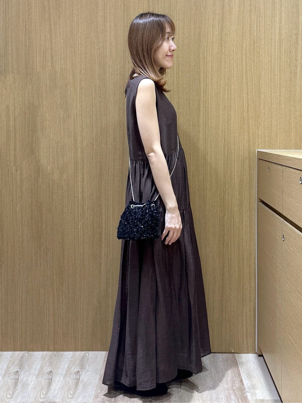 yukaさんの「OPAQUE.CLIP｜麻混シアーギャザーティアードワンピース【洗濯機洗い可】」を使ったコーディネート