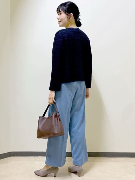  beni_gingerさんの「Reflect｜【一枚着で着映え◎／ジャケットのインナーにも】フロント開きブラウス」を使ったコーディネート