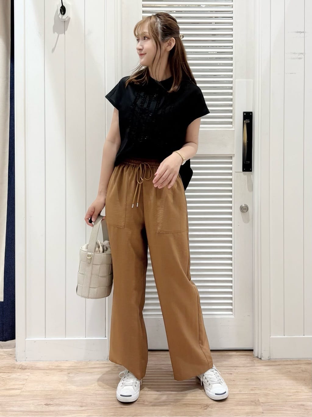 yuinaさんの「Dessin｜【ウエストゴム・洗える】アウトポケットワイドパンツ（XS～L）」を使ったコーディネート
